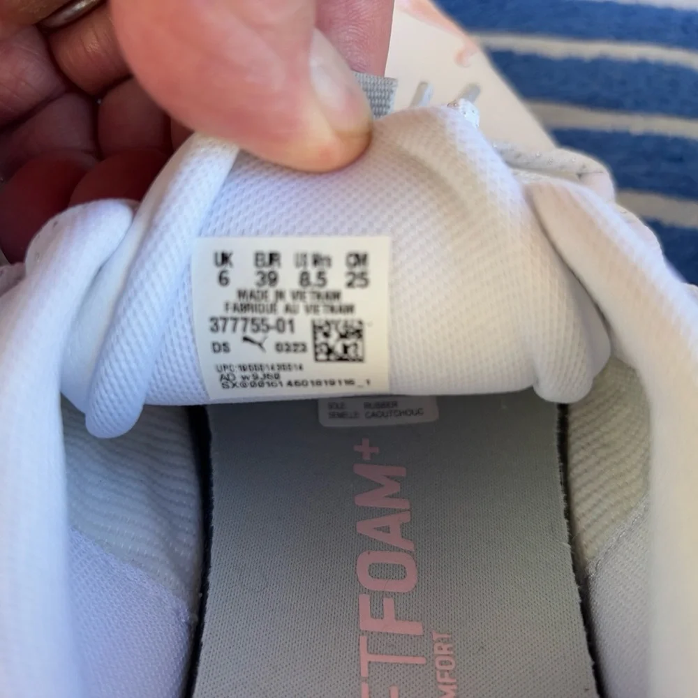 Puma Women’s Riaze Prowl SL Speckle Shoes 8.5
NWOT - Picture 7 of 8